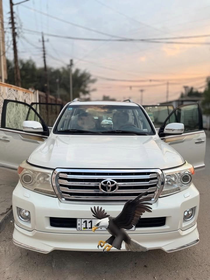 لاندكروز GXR موديل ٢٠١٤ للبيع رقم بغداد باسمي تحويل ثاني يوم بريميو اللون ابيض مكفول كير ومحرك بدون ضربة 
مستعجل على البيع السعر ٣٧ الف وبيها مجال بسيط للتواصل واتساب ***********
