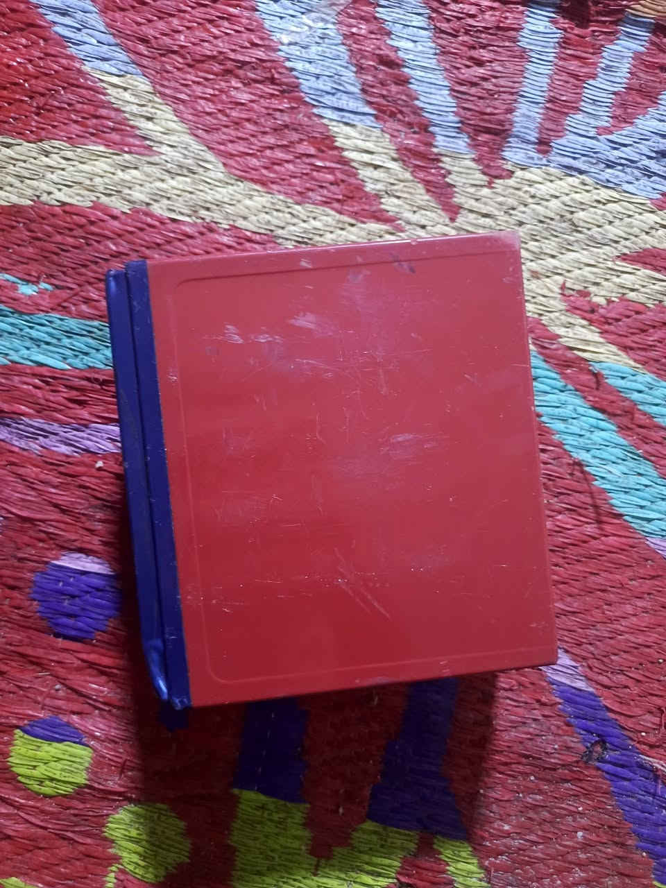 بطاريات مال ار R9 للبيع واحد متفوخ واحد جديد كلشي مابي لاتفخ ولاشي جديد  المهم شغالات وجاهزات للعمل سعرهن 50 وبيها مجال مكاني بصره حيانيه اول لاين ***********
