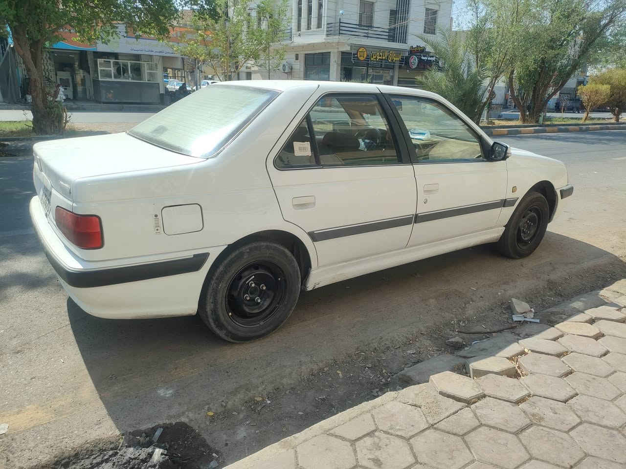 للبيع بيجو بارص موديل 2021 
بيها فقط شبرين صبغ بالباب الخلفي ومبدل كازكيت والحدادية تعبانه
السيارة جاهزه تايرات وباتري وكلج وقايش ودينمو كله جديد
السعر : 60 ورقة
العنوان : الكوت
للاستفسار : ***********
