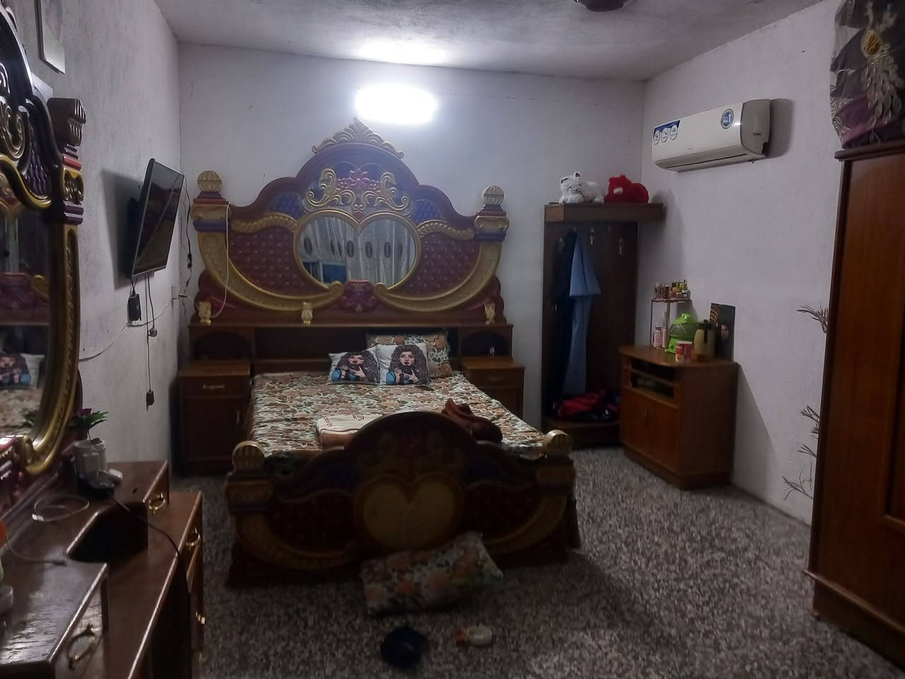 بيت للبيع حي النصر الثانيه مساحته ٢٠٠ متر السعر ٤٥ وبي مجال ***********
