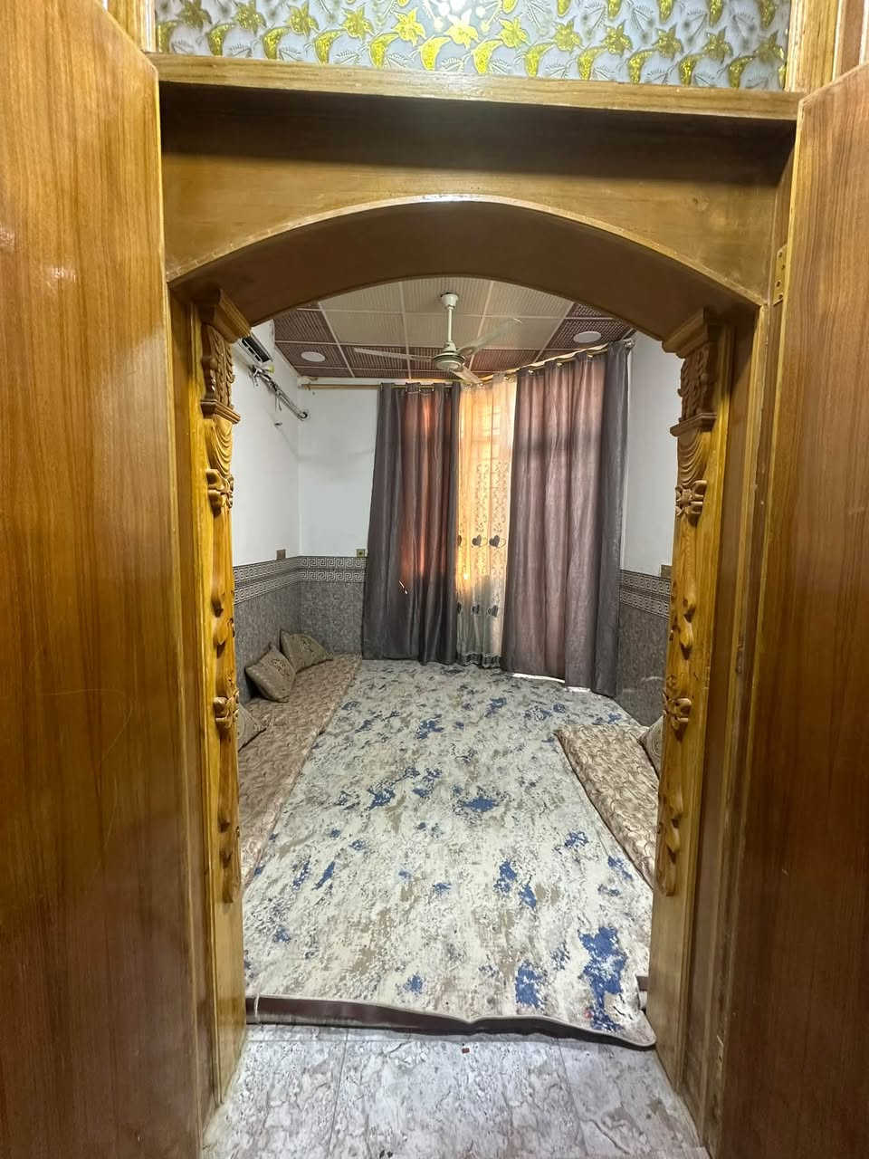 دار للبيع في كربلاء حي القدس المساحة ١٠٠ م٢ ملك صرف بسمي
طابق و نصف غرفتين نوم وصالة ومطبخ واستقبال وصحيات داخلي وخارجي بناء ٢٠١٩ طابوق جمهوري  
للاستفسار أكثر يرجى الاتصال على الرقم ***********

