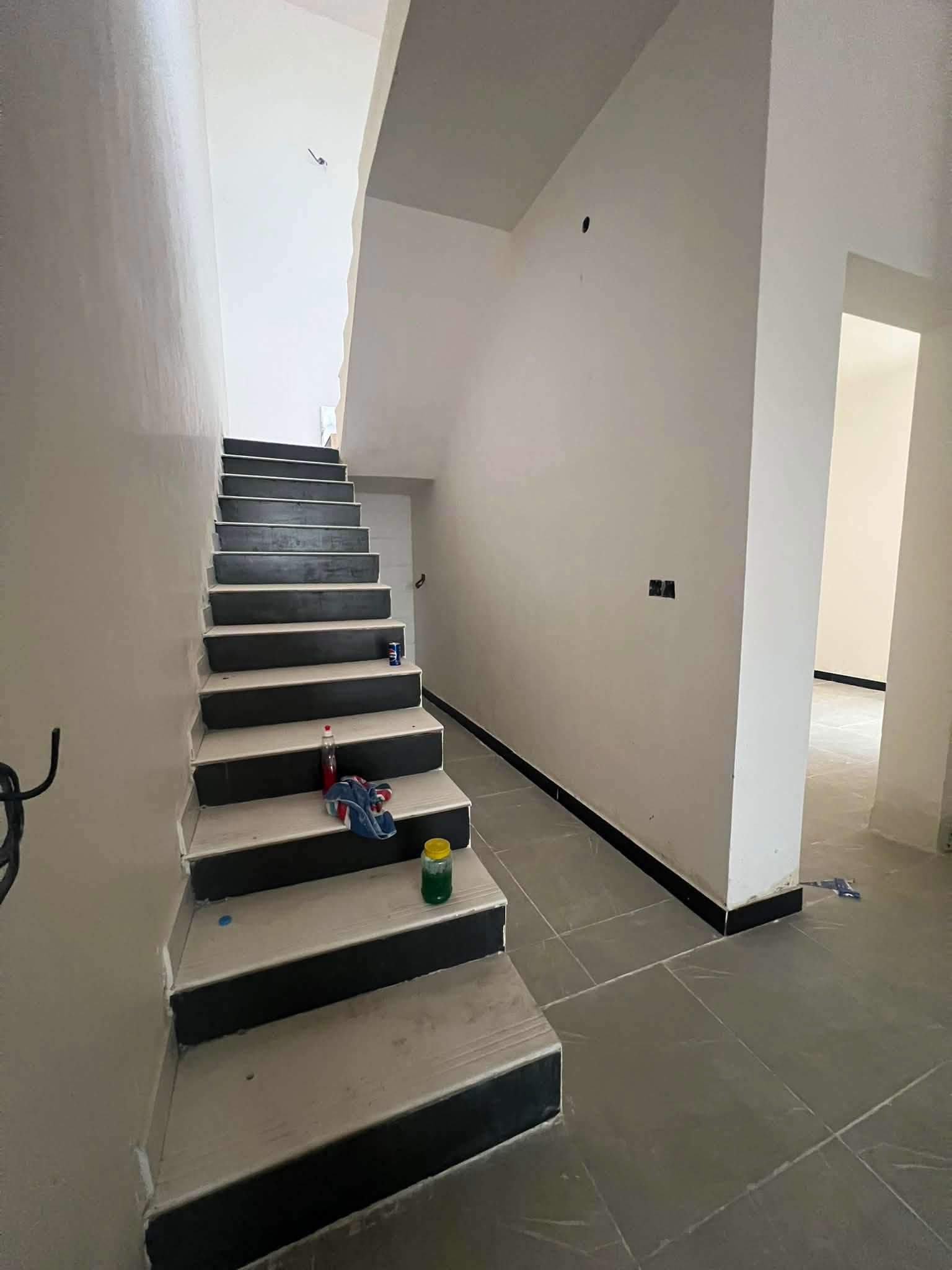 دار. للبيع.  ١٤٠ متر ركن.    جغيفي ثانيه خلف. سياج المقبره قرب جامع بر الوالدين 
سعر. ٧٥. مليون.  
  طابو. زراعي صرف. 

***********
