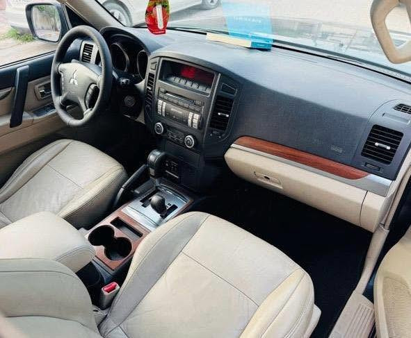 السلام عليكم شباب باجيرو موديل 2008 خليجي Gls فول مواصفات حبتور محرك 3،8 ماشيه 92 الف مكفوله من الحادث والتبديل  صبغ الدعاميه الاماميه السعر 135 وبيها مجال 
مكلف بالنشر رقم صاحبها ***********
