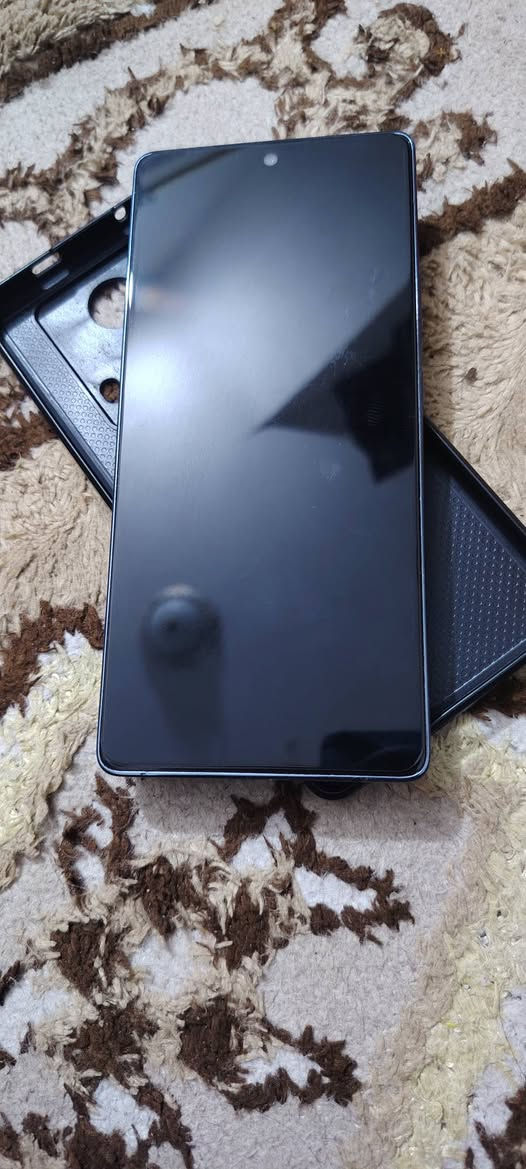 السلام عليكم جهاز lnfinix NOTE 40 جهاز نضيف ومكفول جهاز على وضع الشركه ما داخل تصليح بطاريه 5000 ذاكره 256 الداخليه  8 سعره 225 وبي مجال  مكاني كربلاء شهداء الموضفين رقم ***********
