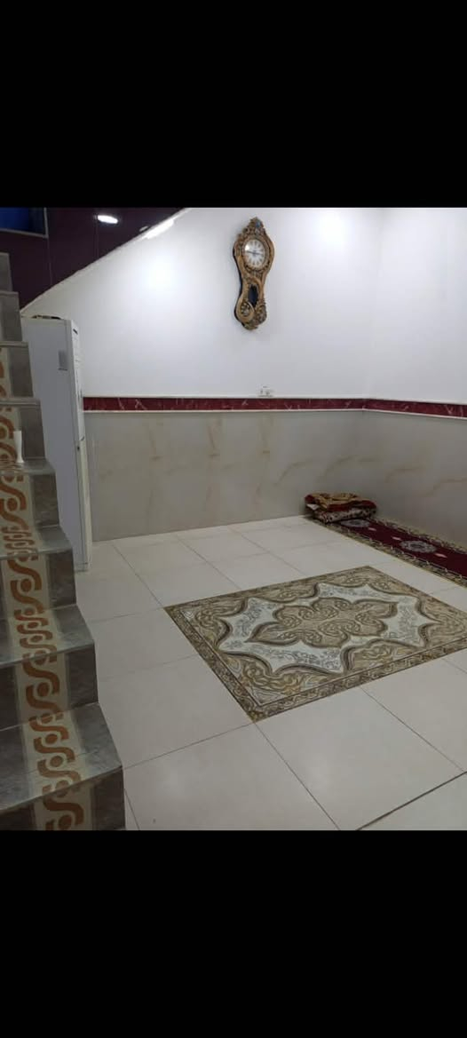 بيت 100 الايجار نضيف بناء حديث نهاوندً 10 الالف بضهر سايدين جدد خلف معمل بلاستك

إيجاره 300 قفل ***********
