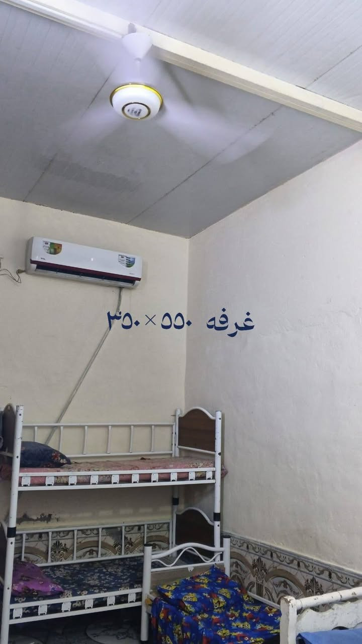 السلام عليكم عندي بيت  تجاوز للبيع  في المعقل قرب مدرسة المعقل الابتدائي ١٧٥ م ٢ غرف هول ستقبال ٢ حمام  مطبخ سيراميك سقف سندويج ارظي سيراميك بيت مرتب بنا ٢٠٢٠ السعر ١٣ مليون ومنطق تمام وجيران زينين وماك ع اي ازالا ***********
