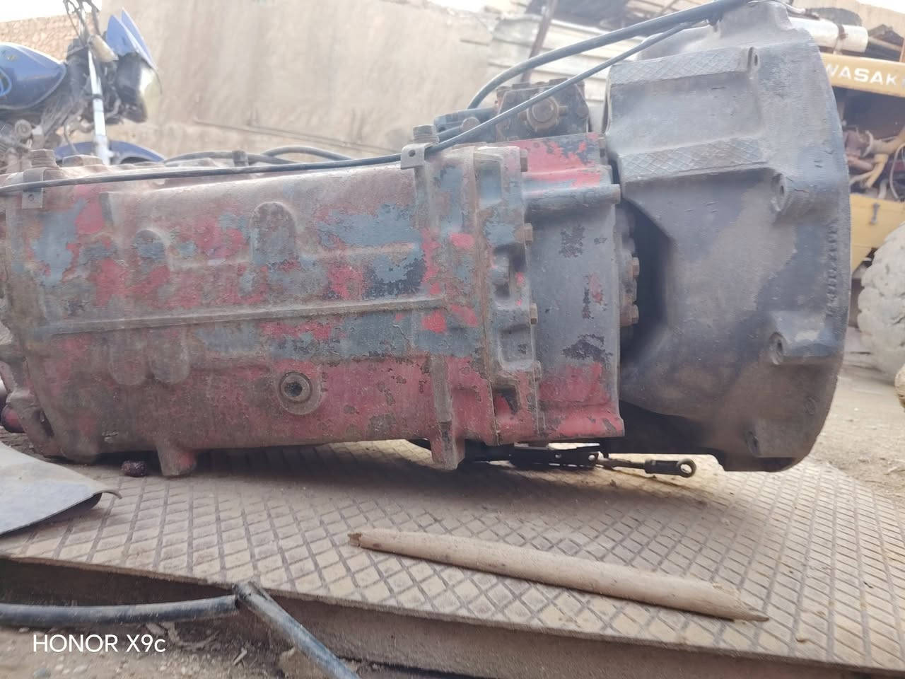 كير ١٣٠ دورة ١٤ مال كصه ما مشتغل بلعراق المكان الأنبار حديثه تفاصيل ***********او *********** السعر ١٦ ورقه

نص مكتوب في الصور:
- HONOR X9c