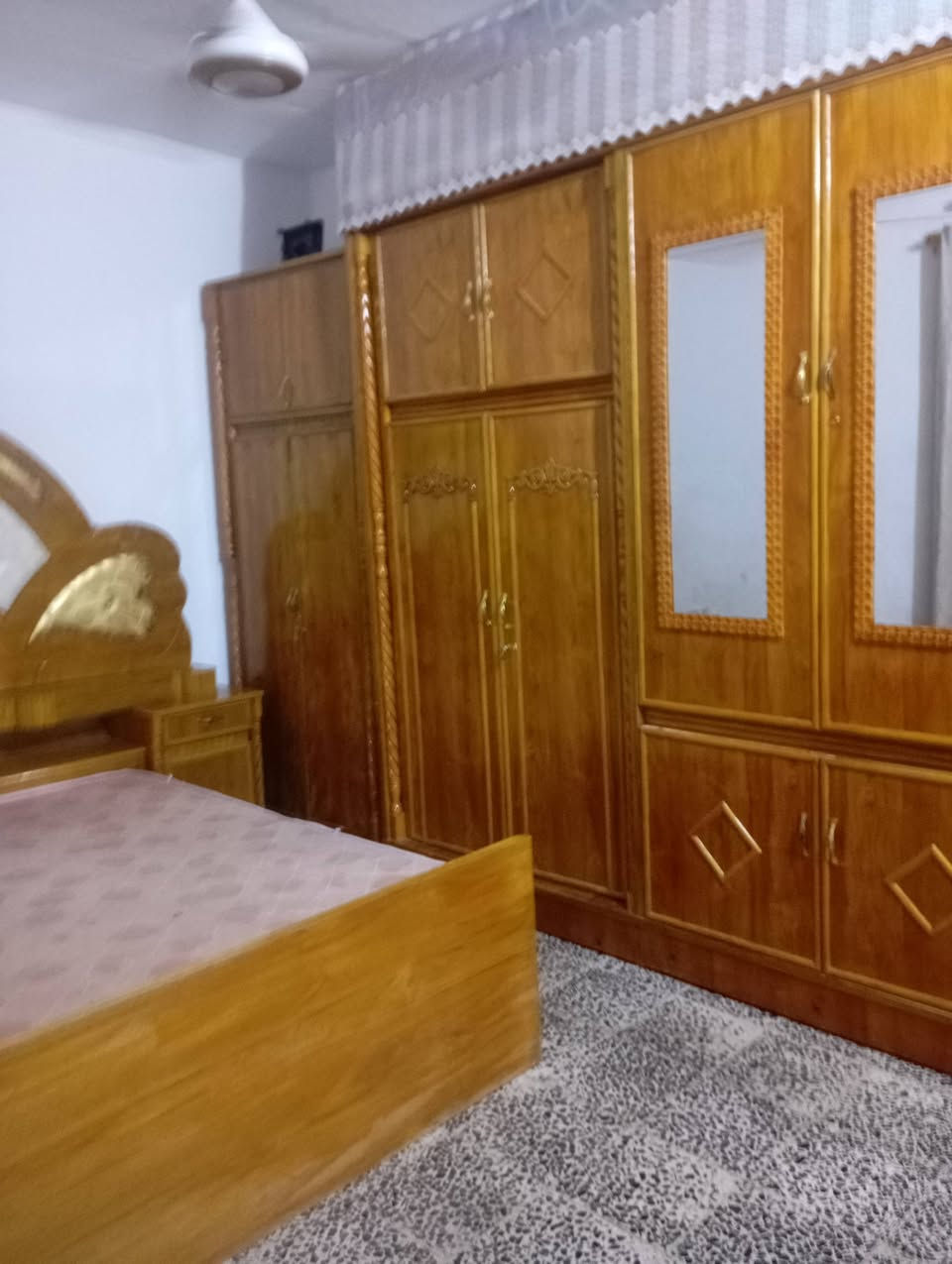 لبيع ام السته طابقين ***********
