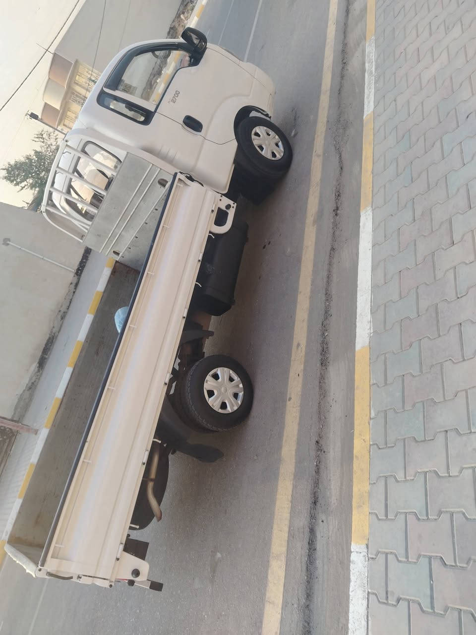 السلام عليكم كيا 2700موديل 14وقم واسط انكليزي سياره مكفوله من ضربه وحرك لاصرف والبخار وكير واكسل وشاصي ورقم شاصي وصدر تخم تايردوشمه كهربائيات جاهزه جديد تبريد ثلج  منضومه كامله مجدده لل 30 وين مايعجبك أحول معروضه 90 وبهئ مجال بسيط شراي يتصل ***********
