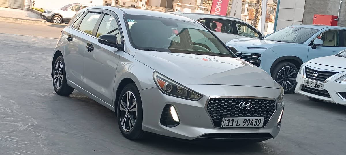 السلام عليكم 
النترا هاج باك موديل2018مكينه 2000 ماشيه 114 حادثها بابتين وصبغ قطعتين ايرباك برده طاك كل نقص مابيها السونر وصور الحادث بالصور السعر 97$ العنوان السيديه شارع التجاري ***********
