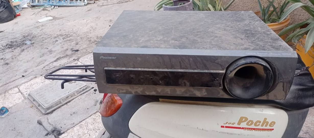 ةرالسلام عليكم سماعه يابانيه.او.هاذ.الجهاز.مكبر.صوت.للبيع.السعر.50.الف.للاتصال.***********

