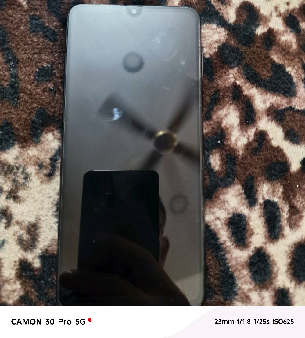 سامسونج A04s ذاكرة 64بطاريه 5000السعر 80وبي مجال بسيط،، نضيف ومامفتوح بي فطر خفيف بالشاشة وما مأثر على اللمس مكاني مدينة الصدر ماعندي توصيل
