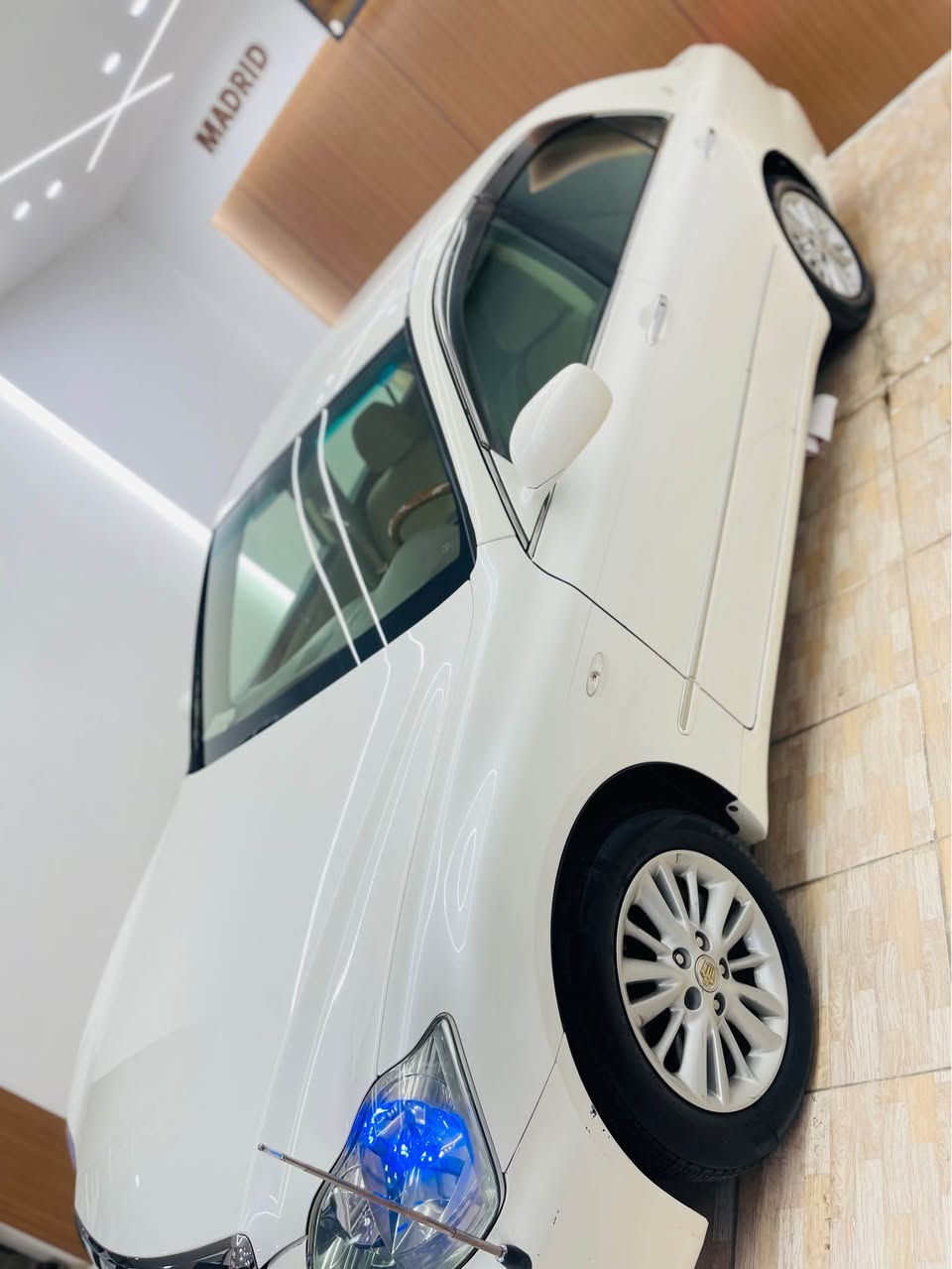 شاهينه براوه ٢٠٠٥ سفر سفر مه كينه ١٨٢ گير گه وره مواسفات ٣ دوگمه په رده  ئاليار بيلادي كوشن كاربا سوكان كاربا ناو زه رد سوكان حه يزه ران ليگزز ته قه و ره قه به شه رت سه قف و كه ڤه رو ده عمو ليدراو به شه رت سه قفي  وه ك شوشه يه سه يا ره كه لؤكه جوار تايه و ويلي نويه بريكي به ستراوه به شه رتي گيرو مه كينه سحري ٥١ گه لاو مجاليكي برايانه *********** كويسينجاك, أربيل
