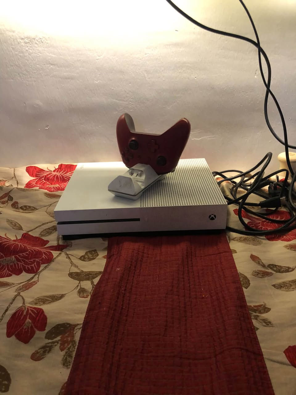 XBOX ONE Sجهاز للبيع
نضافت الجهاز 90‎%‎
جهاز ما مفتوح ولا مبدل بي شي
حسابين داخل الجهاز الحسابين بيهن GAME PASSبس خلصانات
الجهاز مع يده واحده اصليه فقط 
مع شاحن بطاريات 🔋 لليده و مع كامل الملحقات بدون نقص اي شي
جهاز استخدام بيتي يعني نضيف كلش مثل ما موضح بالصوره 🫡
للاستفسار *********** ومتواجد بلماسنجر🤙🏻

نص مكتوب في الصور:
- ZAYN 2014#2108 الألعاب 6 من الألعاب عامل تصفية فرز أبجدي THE WALKING DEAD يتم الآن التثبيت... FISHING PLANET eFootball FC25 WARFRAME مدرج بقائمة الانتظار الألعاب التطبيقات المجموعات سجل اللعب مكتبة كاملة إدارة قائمة الانتظار The Walking Dead يتم الآن التثبيت... ٣٧,٥٦ ميغابايت في الثانية ٣٠٣ ميغابايت من ١٠١٣ ميغابايت, ٣٠,٠٪ كل مساحة التخزين ٧٥,٦% متوفر ٨٩,٠ GB هل تبحث عن المزيد؟ عرض, المكتبة الكاملة إدارة اللعبة المزيد من الخيارات
- ZAYN 2014#2108
- 6 الألعاب
- 12 التطبيقات
- 1 المجموعات
- سجل اللعب
- مكتبة كاملة
- إدارة
- قائمة الانتظار
- التحديثات
- The Walking Dead
- يتم الآن التثبيت: 35,84 ميغابايت في الثانية
- 40,4 ميغابايت من 101,3 ميغابايت، 39,9%
- كل مساحة التخزين (75,6%)
- متوفر 89,0 GB
- كل الألعاب | الألعاب المملوكَة | مجاني مع Xbox | التطبيقات المملوكَة | Xbox Game Pass | الاشتراكات
- CALL OF DUTY
- APEX LEGENDS
- SEASON 3
- FISHING PLANET
- ENLISTED
- DELTA FORCE
- HARWEN