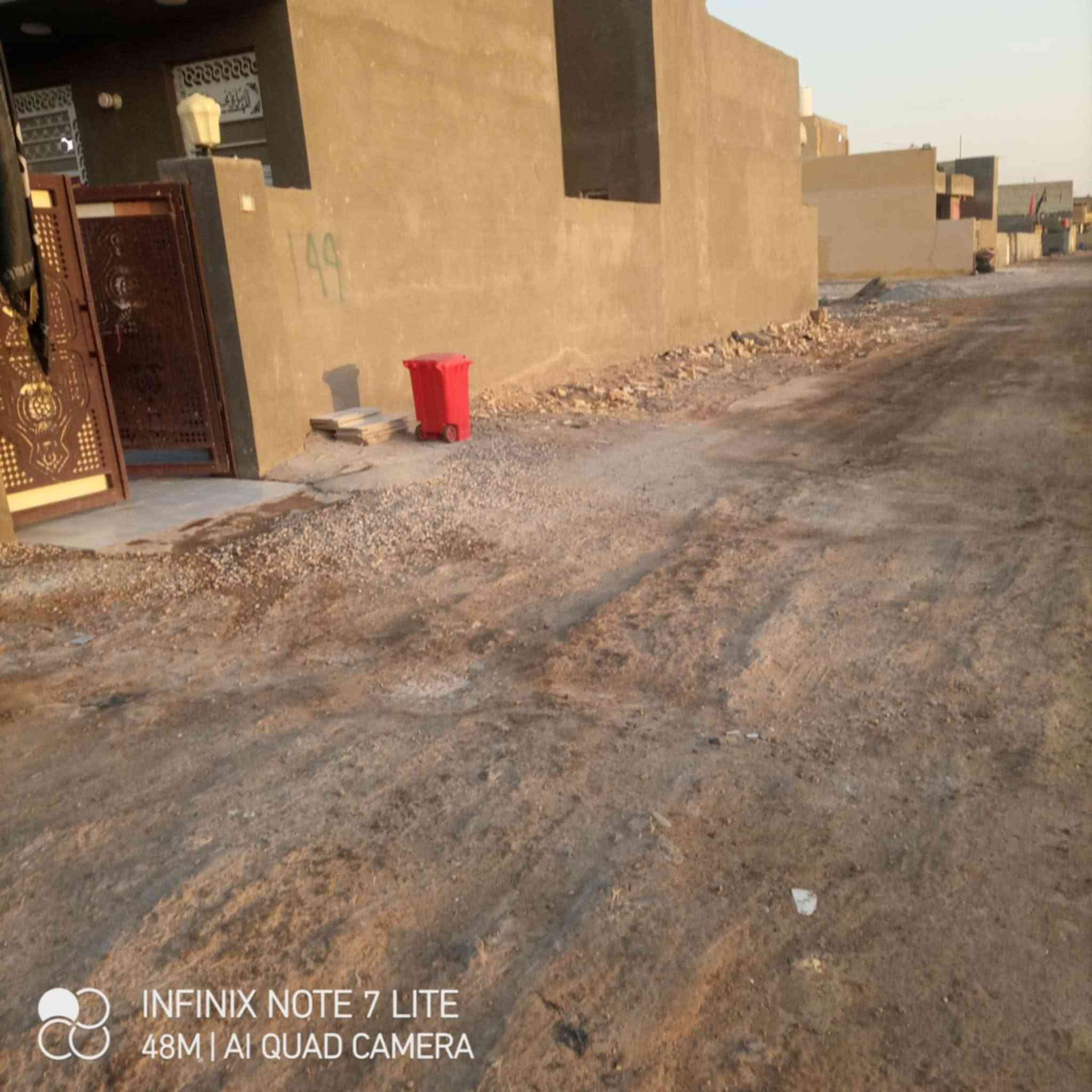 دار للبيع في الخاجيه حي القضاه خدمات جاهزه قاطين قاط الأول يتكون من مطبخ هول استقبال غرفة نومقاط ثاني ثلاث غرف وهولمساحة البيت 116مربعه  الثالث بيتونه الشراي  يتصل  ***********
