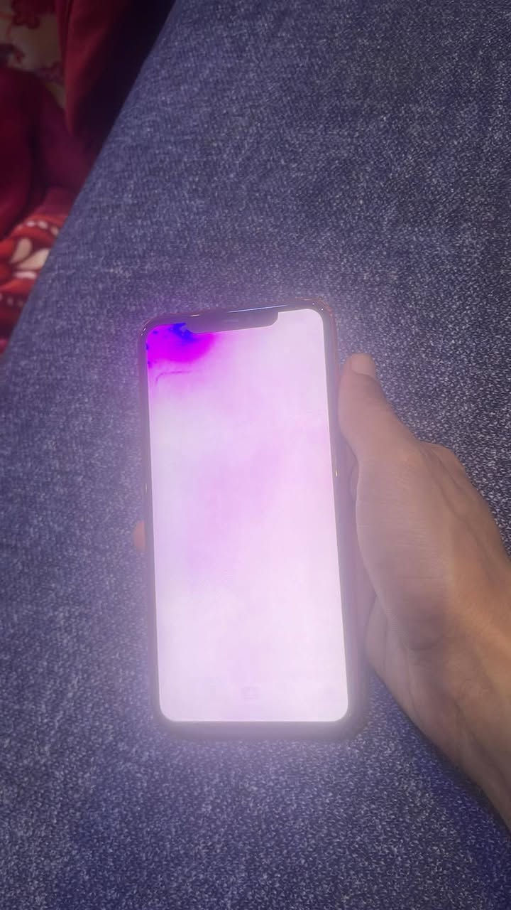 آيفون ١١ برو ماكس • ٢٥٦ • ضهر مكسور