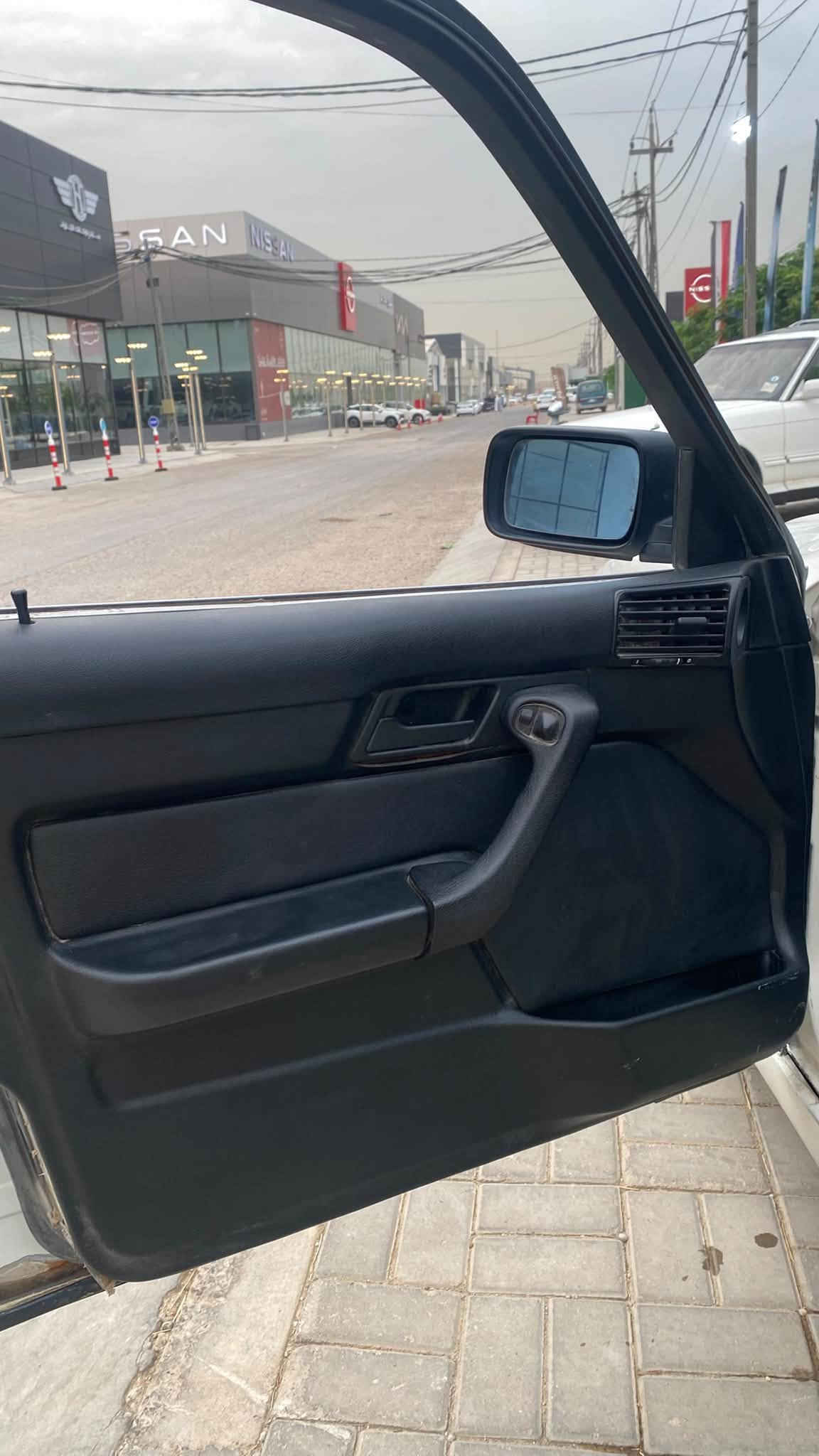 بي ام ٥٢٥i • ١٩٩٢ • رقم بغداد