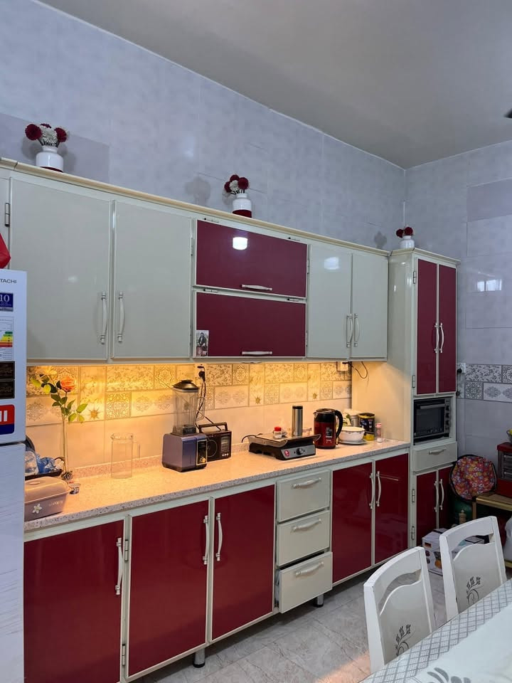 كاونتر للبيع
المنيوم درجة اولى و حجر من اجود الانواع بحالة ممتازة جداً 

📍العنوان: الثعالبة الثانية 
🗒️لمعرفة التفاصيل التواصل على الارقام: 

***********

***********
