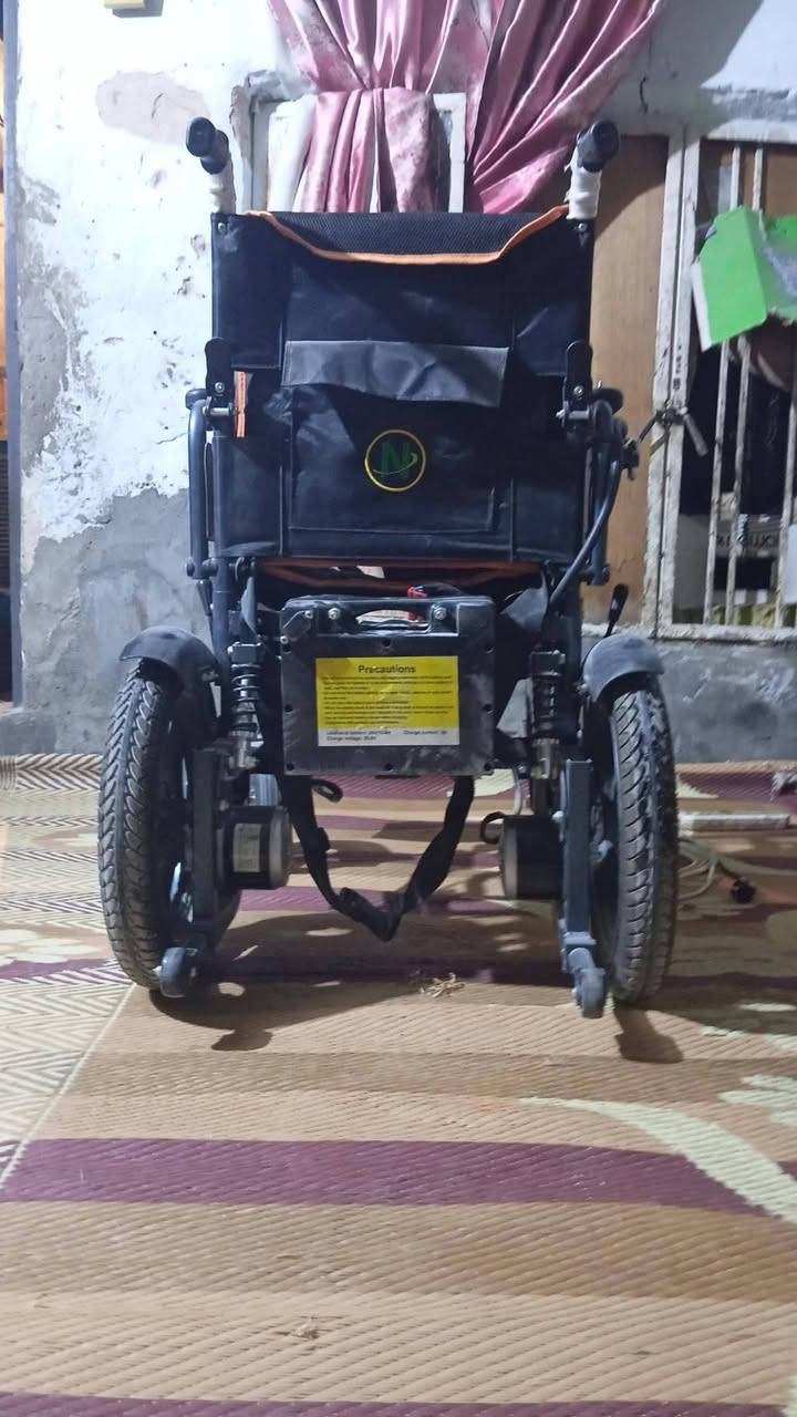 سلام عليكم عندي عربانه معوقين جديده للبيع  بسعر 450 / ***********
