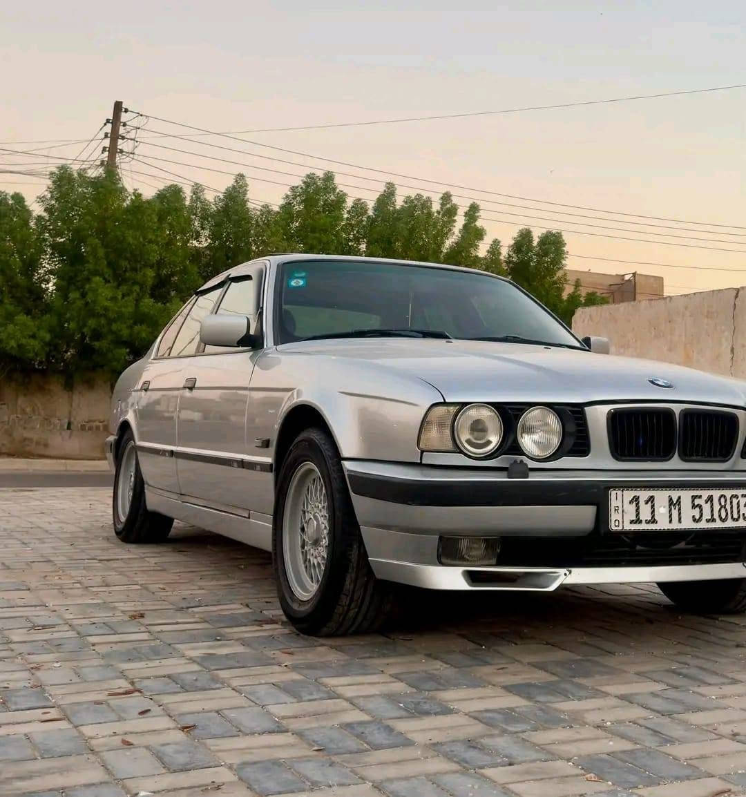 وارد ياباني 525
محرك 25 مسكر تك فانوس
غرفة جلد  وصاج ملكي كشنات كهرباء
سلايت طكتين شغال تبريد ثلج 
ويل خلية جديد  اصلي وتخم تاير جديد 
مصبوغ جمالية بدون دكة جاكوج كفاله من الضربة 
 دبل ايرباك  تلفون  داخل نضيف جدا 100‎%‎ 
صدر امامي خلفي جديد 
الموشراي ليكسر بحلالي السياره بسمي هزه جديده سنويه جديده 
بغداد الزعفرانيه  السعر( 78 ) وبيه مجال 
*********** واتساب موجود
للبيع فقط بدون مراوس
