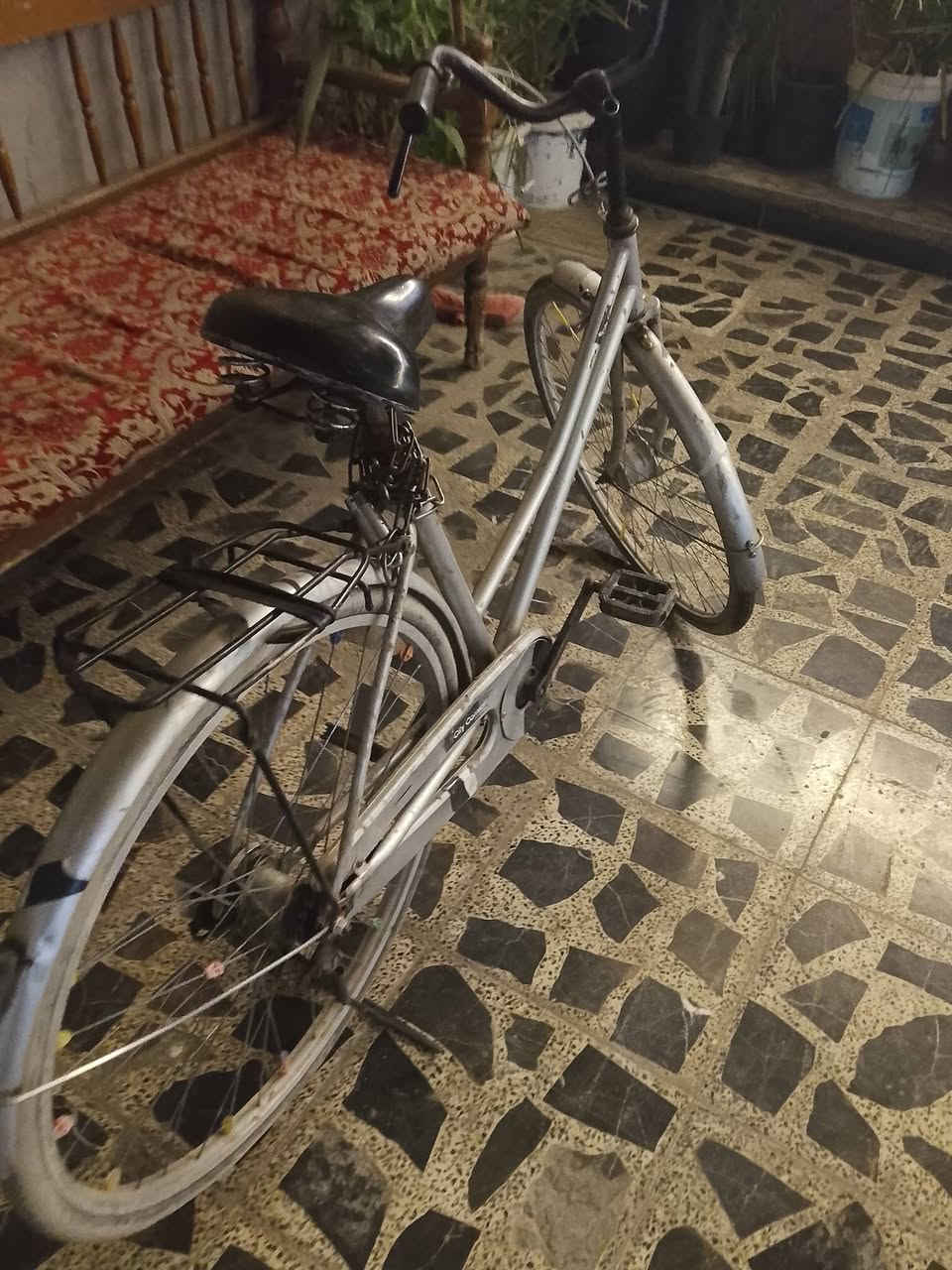 بيسكل بناتي • ٢٧ • نضيف