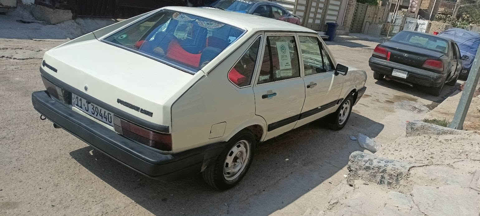 السلام عليكم برازيلي موديل 1986 كابريتر كير اربع نمر  كير ومكينة بلادي السيارة بدون حادث فقط طخة خفيفة كير عادي كير ومكينة كفالة عامة السيارة ترايها زيرو تخم تاير باتري جديد صدر زين السعر 25 ورقه رقم بغداد دولي جديد رقمي*********** مكاني بغداد الزعفرانية بغداد, العراق
