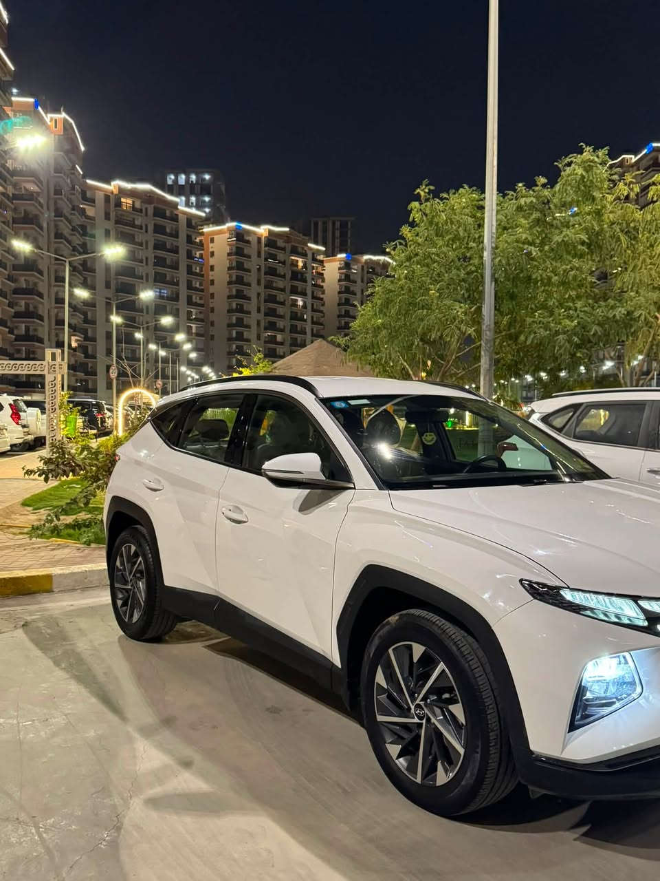 ً
🔹 للبيع توسان خليجي 2024 🚘
السلام عليكم ورحمة الله وبركاته 🌹
عنواني: بغداد - الكرادة
رقمي: *********** (موجود واتس واتصال)
🔥 هيونداي توسان خليجي موديل 2024
✅ السيارة مكفولة (عدا شبر بالباب عكس السايق ظاهر بالصورة الأخيرة)
✅ ماشية 46 ألف كم
✅ محرك 2000 CC
✅ دوش خليجي
✅ فول مواصفات ما عدا البانوراما
✅ تشغيل عن بُعد
✅ بردات خلفية بلادي
✅ كشنات كهرباء
✅ شاشة ديجيتال
✅ أنظمة قيادة (إيكو / سبورت / نورمل)

سعر السيارة 205 ورقة (قابل للتفاوض البسيط)

🔹 السيارة نظيفة وحالتها ممتازة
📍 سيارة خليجي ومواصفاتها حلوة، والجاد يتفضل للفحص والمعاينة.
