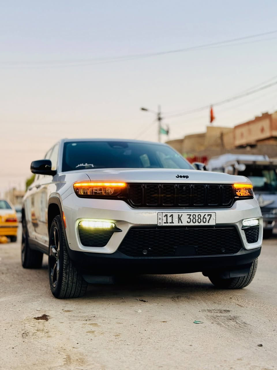 السلام عليكم
جيب 24 لمتد اعلا شي بالمتد  

ممشه 8408Km

مكينه ٣٦٠٠ 

5كامرات 

حساسات ٣٦٠درجه

كامرات ٣٦٠درجه معه بخاخ تنظيف العدسات

مرئات وصطيه كامره

رادارات امامي خلفي جانبي 

تحديد مسار 

قياده ذاتيه 

كشنات جلد حار بارد 

كشنات أماميه كهرباء 

مقود تدفئه 

بنورامه

سايد بريك دكمه

فور ويل 

كشن خزن 

والكثير من المواصفات  السعر 345

سياره جديده لوك حادث خلفي بصيط تعديل بارد بدون تبديل بدون أيرباك والبقي كفاله علا وظع الشركه سياره احلا من الصوره 

مكاني بغداد مدينه الصدر  ***********
