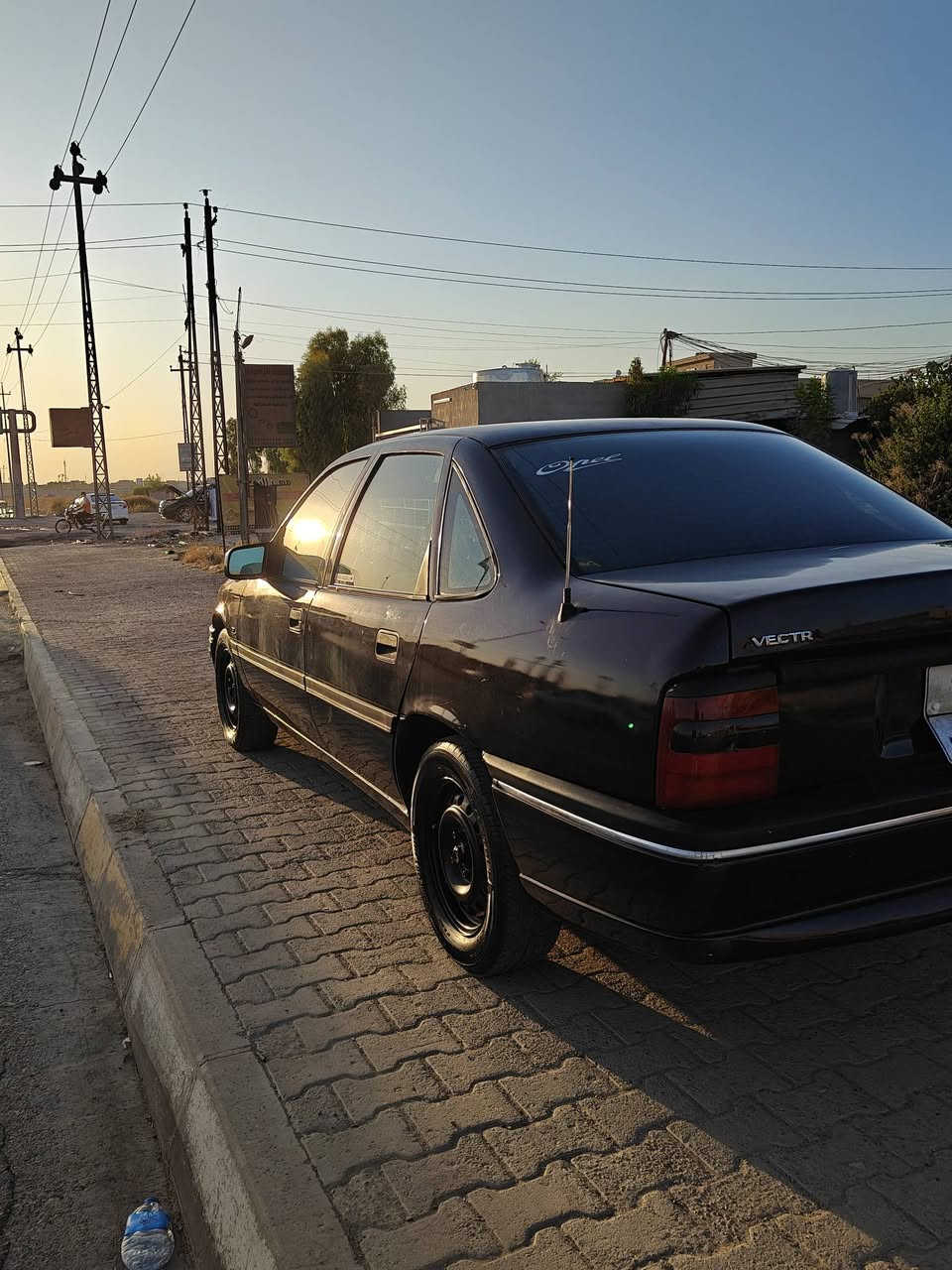 اوبل فكتر موديل 1993رقم اربيل شرط التحويل والوكاله محرك كير بشرك محرك حجم 18قايش عريض بدون ضرر مصبوغه جماليه كوبون بانزين موجود سياره جاهزه داخله نضيف السعر 40وبي مجال بسيط شراي خابر ***********
