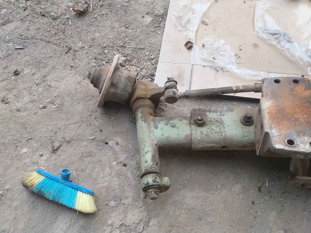 سدر كاروبة ٨٨عنتر للبيع الفلنجات شرط ما مفتوحات شركة بس الشفت يريد تجفيت  ***********
