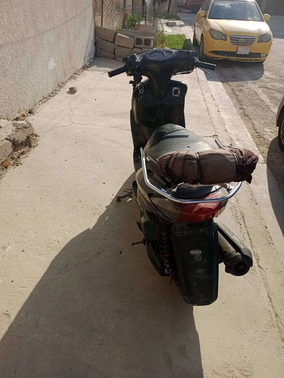 السلام عليكم للبيع سكنس نثيه 140دراجه ابلاديه كفرات اصليه كابريتر اصاي لايت عالي ناصي زنون اشاير هورن كلها شغاله سلف هندر تايرات دبلات جدد السعر 350عنوان بغداد حي الجهاد ***********موجود وات ساب
