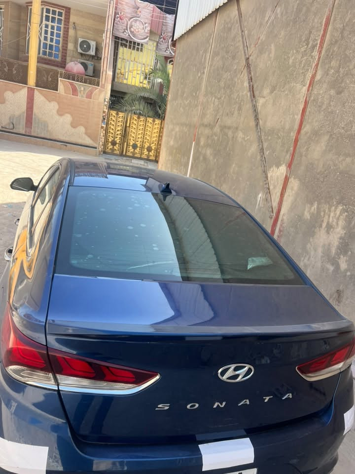 #اللهم صل على محمد وآل محمد 
#للبيع

سوناتا 2019 امريكي مكينة GDI 2400 
رقم بصرة بأسمي سنوية جديدة وهزة جديدة 
حادث امريكا  موضح  بالصور ويمك رقم الشاصي تشوف براحتك مبدل بيها 4 قطع 
جاملغات ثنين وبنيد وباب جهة السايق 
مكينة وگير وحدادية كفالة 
تبربد تدفئة كفالة ما بيها اي نقص السيارة 

السعر ( 105$ ) وبيها مجال قليل 
العنوان البصرة شارع الجنابي 
للاتصال ( *********** )
