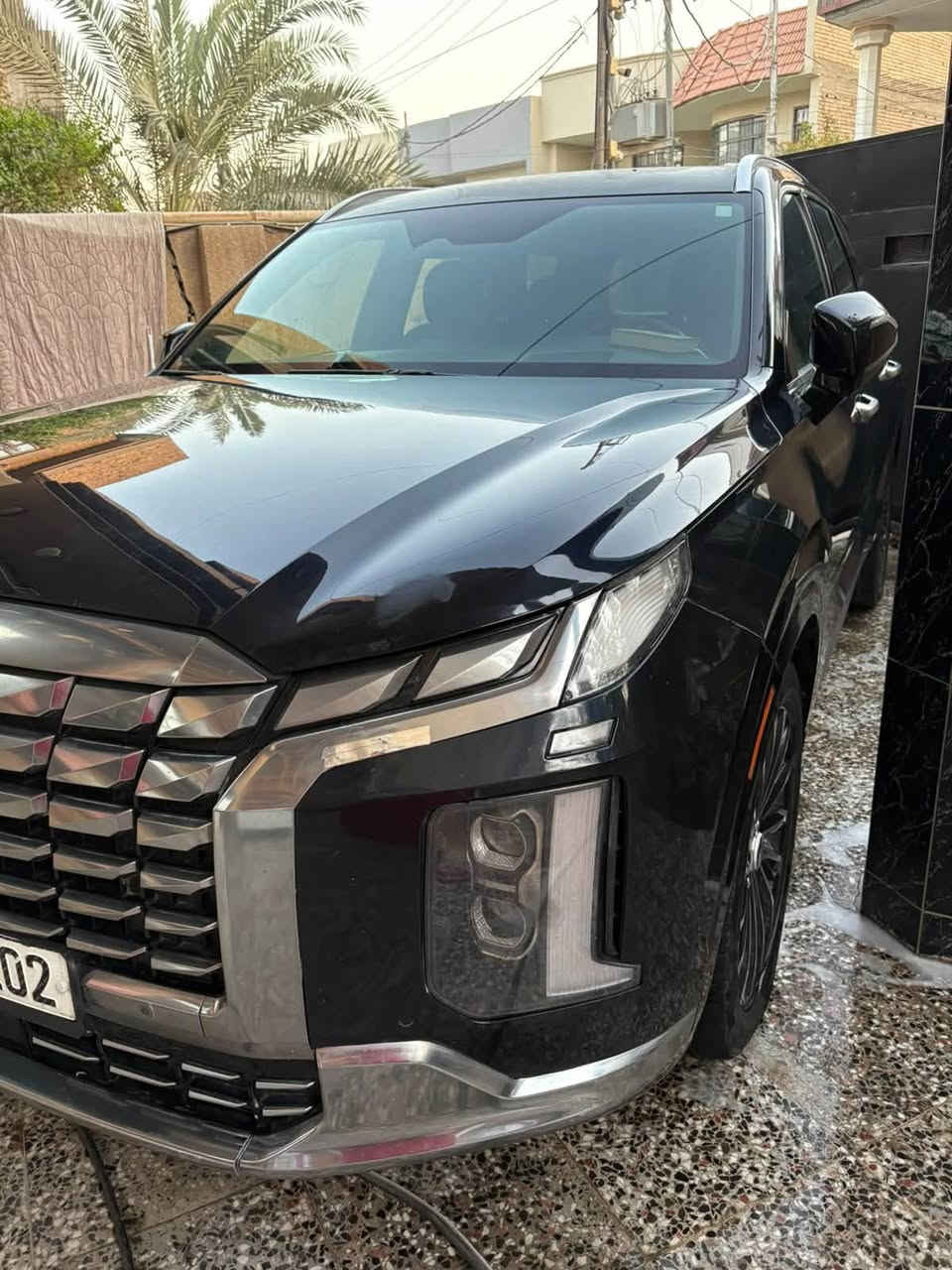 🔥 هيونداي باليسيد كاليغرافي 2023 (Palisade Calligraphy 2023) 🔥
المواصفات والتفاصيل:
 الموديل: 2023
 الفئة: Calligraphy (أعلى وأفخم فئة - فول مواصفات 1/1)
 المسافة المقطوعة: 75,000 كم
 الحالة الفنية: محرك، جير، وتبريد بشرط الفحص. التخم والمكفولية جاهزة، والسيارة مصلحة بأعلى درجات الدقة والنظافة ومكملة كافة الأوراق والرقم جاهز للتحويل.
أبرز الميزات:
 دفع رباعي مستمر (HTRAC) مع محرك قوي وسلس.
 صالون جلد فاخر، مقاعد تدفئة وتبريد، وإضاءة محيطية (Ambient Lighting).
 شاشة عرض كبيرة، كاميرات 360، رادار، تحديد مسار، ونظام قيادة شبه ذاتية.
 سقف بانوراما، نظام صوتي بريميوم، وشباك الكاليغرافي المميز بالكروم.
📍 المكان: الحلة / بابل
💰 السعر المطلوب:28,000 
قابل للتفاوض البسيط للجادين
📞 رقم الهاتف: [***********]
