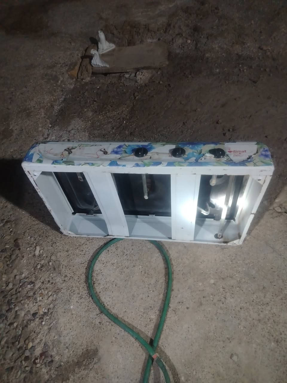 سلام عليكم للبيع طباخ جاهز ***********
