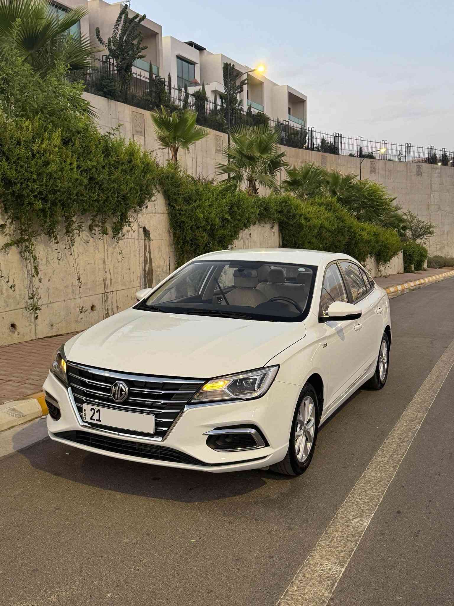 ✨ MG 5 STANDARD PLUS 2024 ✨

🚘 ئێم جی فایڤ ستاندارد پڵاس ٢٠٢٤ — زەمانی شەریکە

ماشاءالله،نموونەی هەیکەل و جوانییە،
هەموو سێرڤسەکانی لەلایەن شەریکەوە ئەنجامدراوە، وردەی نییە و  زۆر جوان و پاک ڕاگیراوە.

🔹 مواسەفاتی Standard Plus:
• شاشە
• کامێرا
• حاسەی دواوە
• دەبڵ گێڕ (عادی و ئۆتۆماتیک)
• گێڕی قورس
• IOS CarPlay
• Android CarPlay
• و زۆر مواسەفاتی تر…..
• کامل سێرڤس کراوە
• ڕۆنی مەکینە تازەیە
• چوار تایەی تازەی لە ژێرایە
• گێڕ و مەکینە، تەبرید و کارەبایات بە شەرت

📍 ڕەقەم: سلێمانیە
   تەحویل غرامە بە شەرت

📞 بۆ زانیاری زیاتر و بینینی سەیارەکە:
***********
***********
