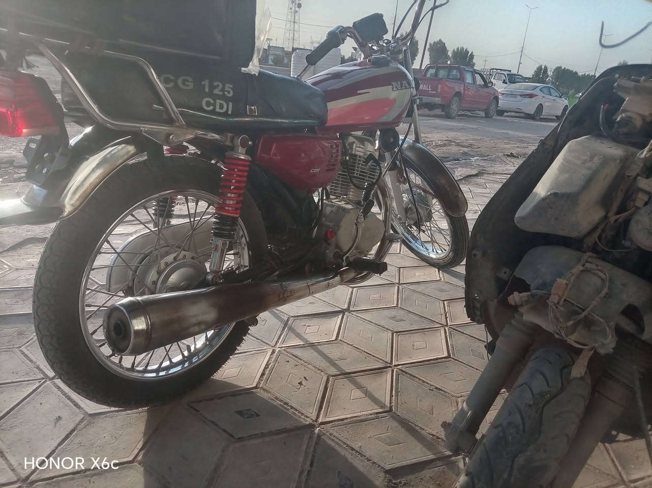 السلام عليكم دراجه للبيع نام امتياز دراجه اوراق اصولي الدراجه 21 محرك 21 دراجه نظيفه عوزه ضفيره 500 وبيها مجال قليل رجاء فقط بس الشراي مو يعطي كلمه يواعد وما يجي مكان الديوانيه قضاء السنيه

نص مكتوب في الصور:
- HONOR X6c