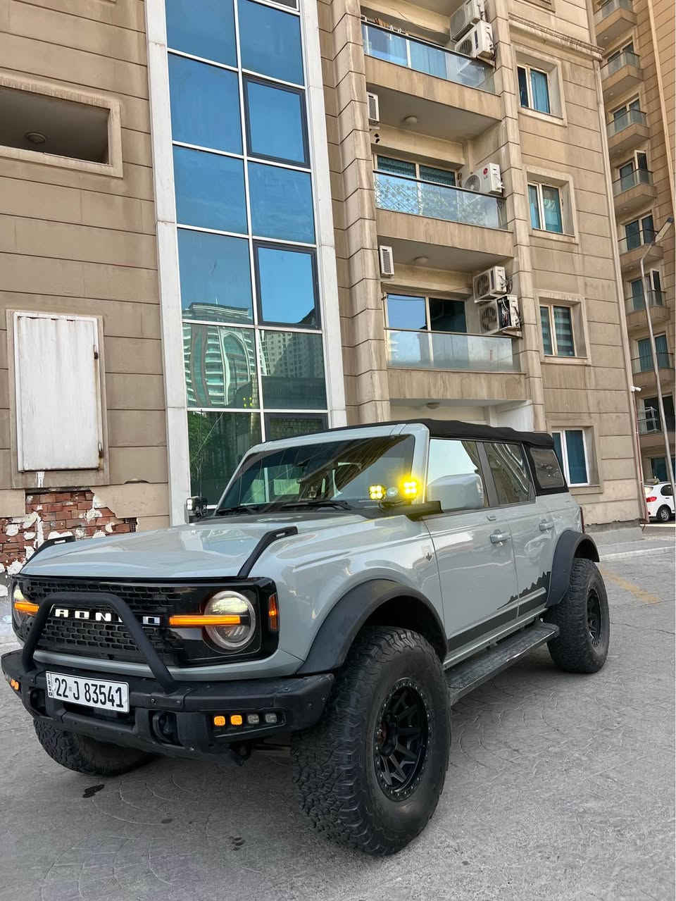فورد برونكو الجبلي موديل ٢٠٢٢
لون سمنتي مميز 
محرك 4v فور ويل سقف متحرك 
كشنات جلد شاشه كامره وضعيات قياده 
ماشيه ٤٠ ميل 
السياره بدون اسرباك بدون دواخل 
حادث سطحي خفيف كلش 
مكان السياره اربيل للاتصال *********** أربيل, العراق
