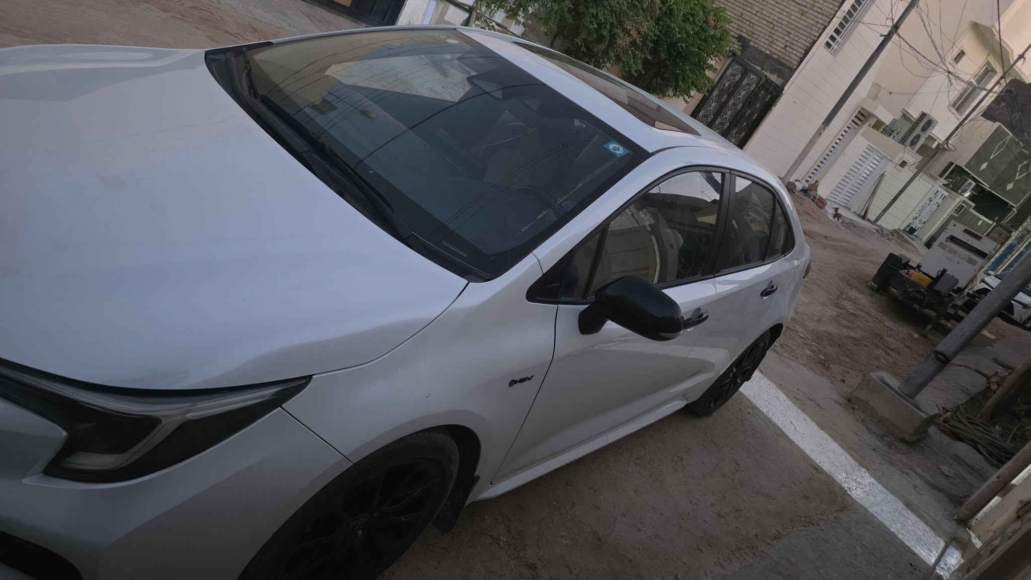 اس بلاك اعلى فئة كشن كهربائي داخل لونين رقم بغداد موجودة بكربلاء بيه كم ملاحضة جلغات بسيطة ماشية ٢٧  موديل ٢٥  بيع او مراوس 
بموديل ٢٦ سعر النهائي ٢٥ 
***********
