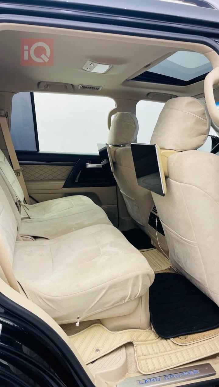 عربى/کوردی
تويوتا
لاند كروزر, GX.R Grand Touring, 2020
عدد الأميال : 130,000 كم
ضرر: بدون صبغ
سلندر: 6 سلندر
محرک: 4.0

لمزيد من المعلومات الرجاء الضغط على هذا الرابط 
👉 https://www.iqcars.net/redirect/1432908?lang=ar
***
تۆیۆتا
لاند کروزەر, GX.R Grand Touring, 2020
ماوەی ڕۆیشتن : 130,000 كم
بۆیاغ: بێ بۆیاغ
پستۆن: 6 پستۆن
بزوێنەر: 4.0

بۆ زانیاری زیاتر تکایە کلیک لەم بەستەرە بکە  :
👉 https://www.iqcars.net/redirect/1432908?lang=ku

***********

نص مكتوب في الصور:
- iQ
- IQ CARS