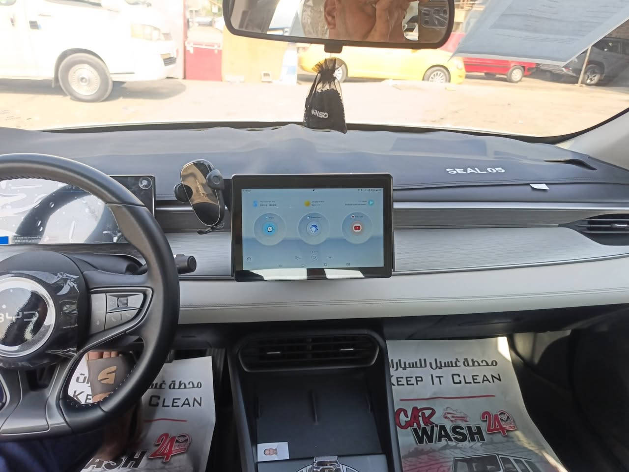 السلام عليكم
BYD  سي ال فايف 2025 
-مكفوله كفاله عامه (عدا الشخطه البلباب الموضحه بالصوره) 
-السياره شرط لا صبغ ولا بارد الشخطه على حطتها 
-ماشيه 12 الف كلي 
-7بانزين \ 5 كهرباء 
-السعر خاص 
رقم الهاتف : ***********
الموقع : بغداد- الزعفرانيه

نص مكتوب في الصور:
- مكان الشخطة