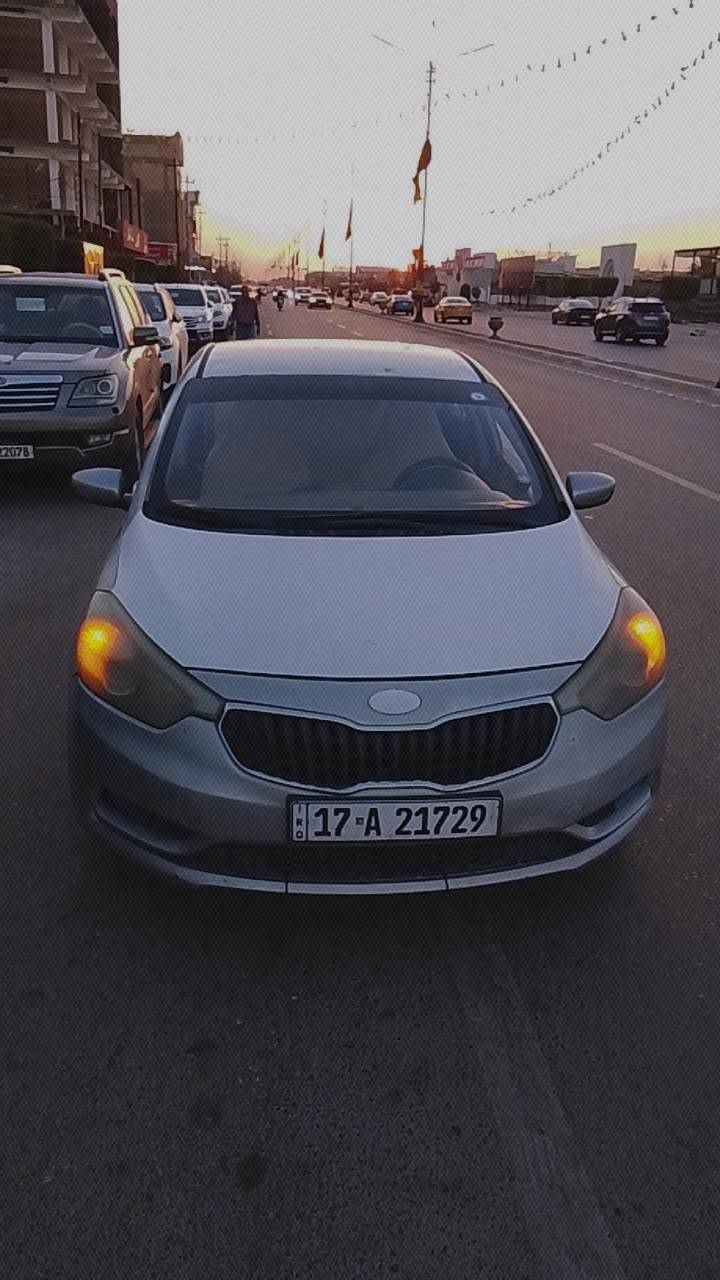 سلام عليكم سيرتووو ٢٠١٥ كفاله من الضربه العابره بيها رشات بصيطه وجراد نص فول تبريد ثلج❄️ حداديه جديده مكينه كير شرط مداور ثاني يوم سنويه جديده تخم تاير صار شهر من شديته سعرها ١٠٥ وبيها مجال ترهم مراوس بتكسي الانتره فورتي ترهم رقم ***********
