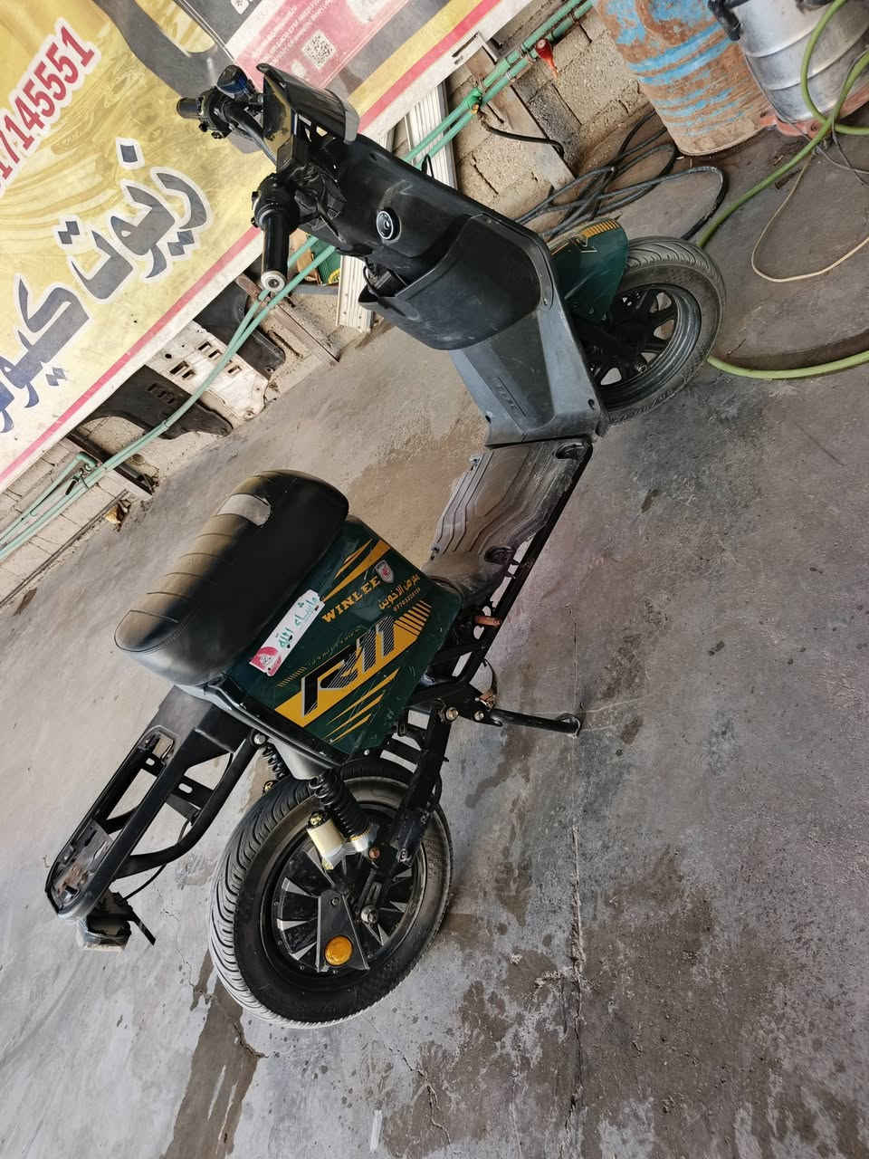 سلام عليكم دراجه شحن للبيع  R11الدراجه كله شغاله بس بطارياته متفوخات بس تشتغل وتمشي المراسله واتساب *********** مكاني ناصريه مركز السعر 300وبيه مجال
