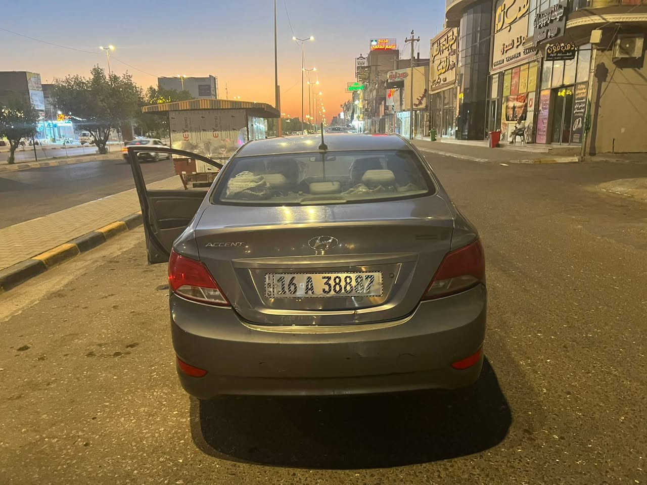 سلام عليكم للبيع اكسنت مديل ١٦ رقم دوانيه بسمي مكينه كير حداديه تخم تاير تبريد ثلج كبه مكفول السياره بيهة ٣قطع بدون دواخل السياره ربع ماذب عليهة السعر ٧٧ وبيهة مجال مكان السياره نجف للستفسار ***********
