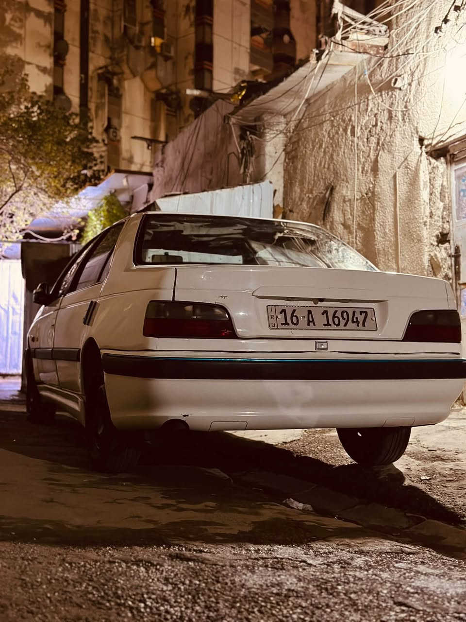 سلام عليكم بيجو بارص موديل 2013 
سياره جاهزه اي نقص مابيها تبريد ثلج 
بيها منضومه غاز ماشادها 
عنواني شارع حيفا مصبوغا جماليه 
سعر 38 شراي يتصل رقم سياره قادسيه ***********
