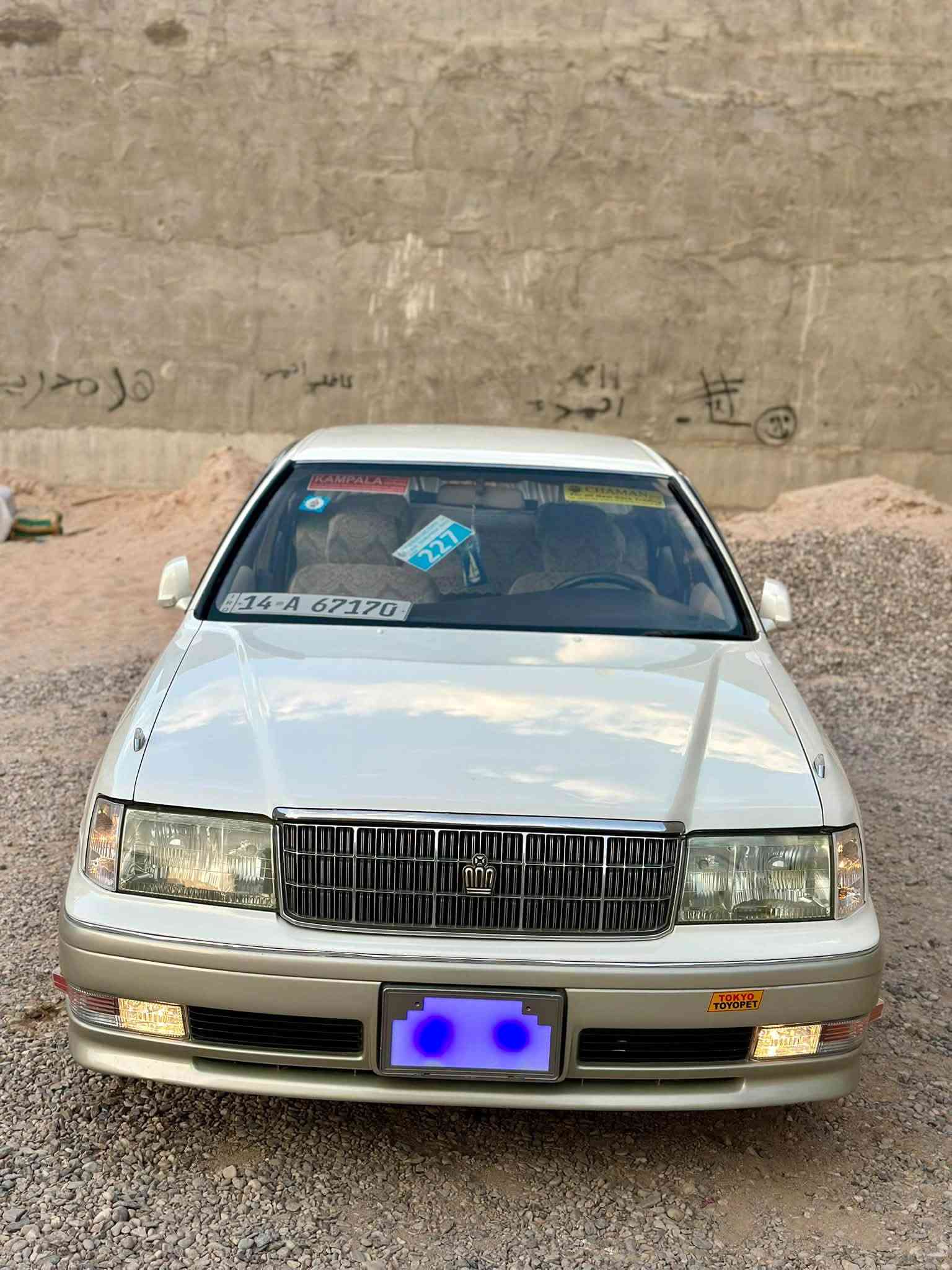 سلام عليكم راس ثور لون الولوي عسلي رقم بصره الإنكليزي تحويل ثاني يوم سنويه مجدد ال30 سياره مكفوله من الكص والنغل جثه والضربه والعيب الشرعي سياره جديده مكينه فيفتي فيشتين حداديه خلفيه واماميه شرط ميه بل ميه تبريد ثلج كهربائيات كلهن شغالات سياره فول موصفات ماعده الفتحه شاصي 155 ستيرن كهربائي كشنات كهربائه تبريد خلفي شاشه كامره خلفيه سياره كلش جديده واحله من الصور تجي وتشوف بعينك مانقصهه برغي الله شاهد السعر(100) وبيهه مجال بسيط المكان البصره الرقم الهاتف(***********)
