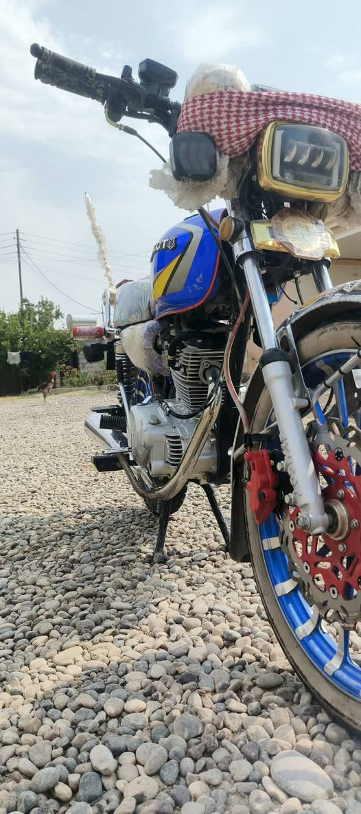 السلام عليكم
موطور 5 گير محرك اصبانه مامطخوخ 
محرك 250 cc
شلعة ومعدل خير من الله
مچنبز چنبزه فولل. 🔥🔥
استيرن رياضي
كهربائيات كلها شقاله 
نگره سلف. 🔥🔥
صالنصه صراخ صوت عالي.. 🔥👌
للبيع او للمراوس ب موطور محرك 150 واهم شي نگره سلف.. 🌹🌹
الاتصال.. ‏‪***********‬‏..
