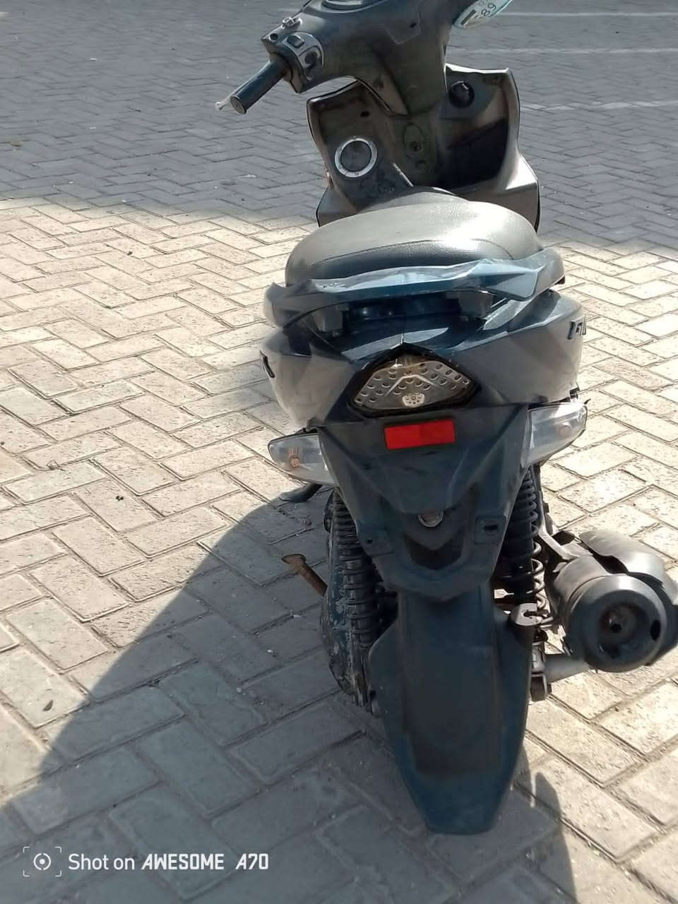 سلام عليكم جتي ار كوم حديد كاطعه ناريه هيه
نقصها دشبول وسواد دشبول 
حتلو تريد منها قطع ابيع قيم واخذ

نص مكتوب في الصور:
- Shot on AWESOME A70
- Shot on Tab11