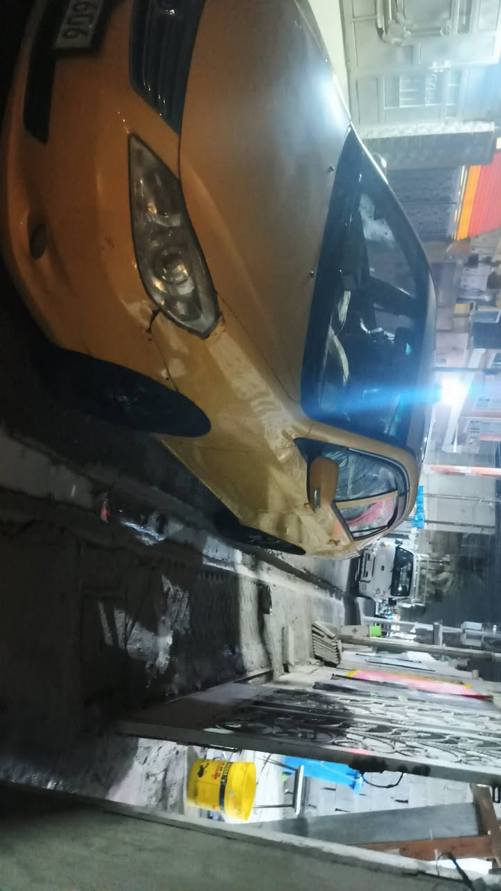 سلام عليكم سياره للبيع فقطBYD
G3
موديل 16 
فتحه
 بصمه تشغيل بصمه ابواب 
شاشه كامره دواره 
تبريد شغال 
كشنات جلد وارضيه جلد 
سياره جاهزه من كلشي 
سياره بسمي تحويل ثاني يوم 
سعر 55وبيه مجال بسيط 
مكان السياره بغداد حي النصر. 
رقمي ***********
 ملاحضه غير متواجد على الفيس
