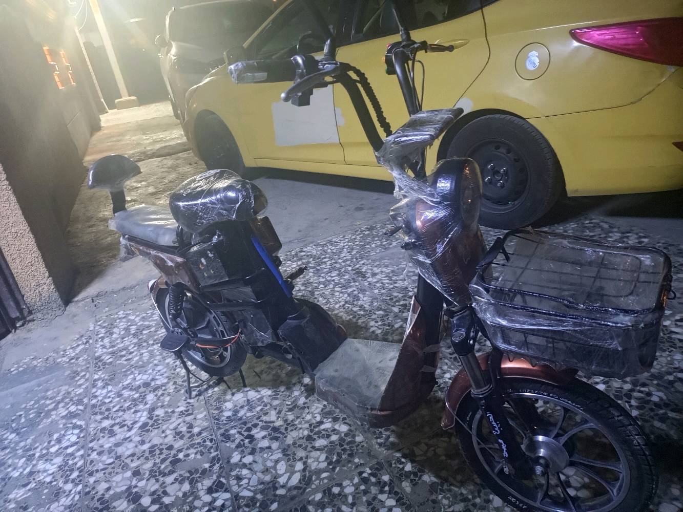 ٢٠٠ وبيها مجال يرادلها تاير خلفي