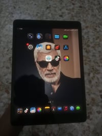 آيباد 8 • ١٢٨ • بطارية ٨٩